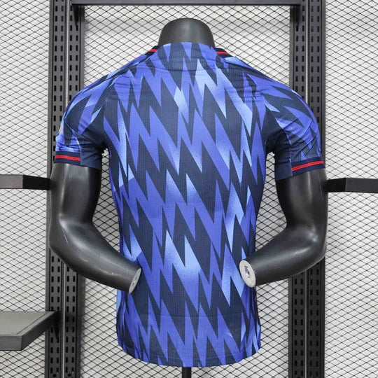 Maillot de football Arsenal 2025/26, marque Le 12 -ème Maillot, couleur rouge avec logo et détails de l'équipe.