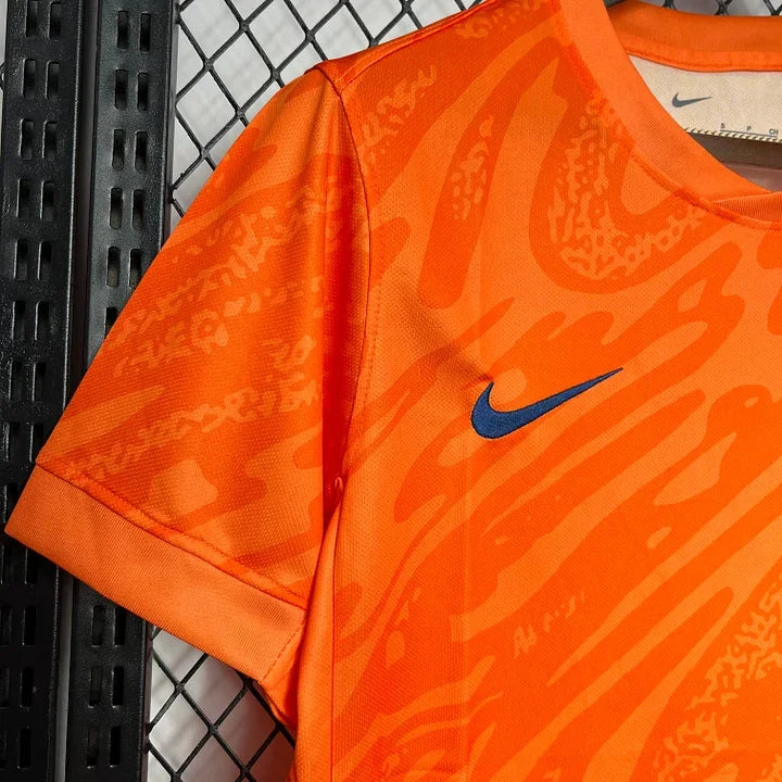 Maillot de football Angleterre 2024-2025 Le 12-ème Maillot, maillot officiel avec logo et design moderne, vue de face.