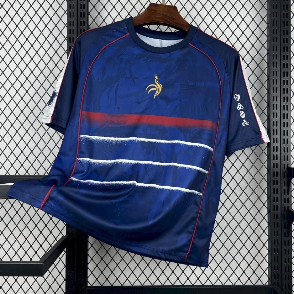 Maillot rétro France 25/26 Zizou #10 de Le 12 -ème Maillot, maillot de football avec numéro 10 et logo officiel.