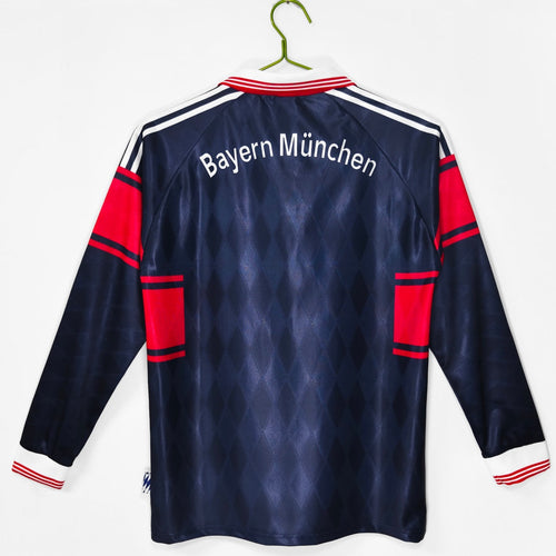 Maillot domicile rétro Bayern Munich 1997-1999 à manches longues, marque Le 12 -ème Maillot, vue de face.
