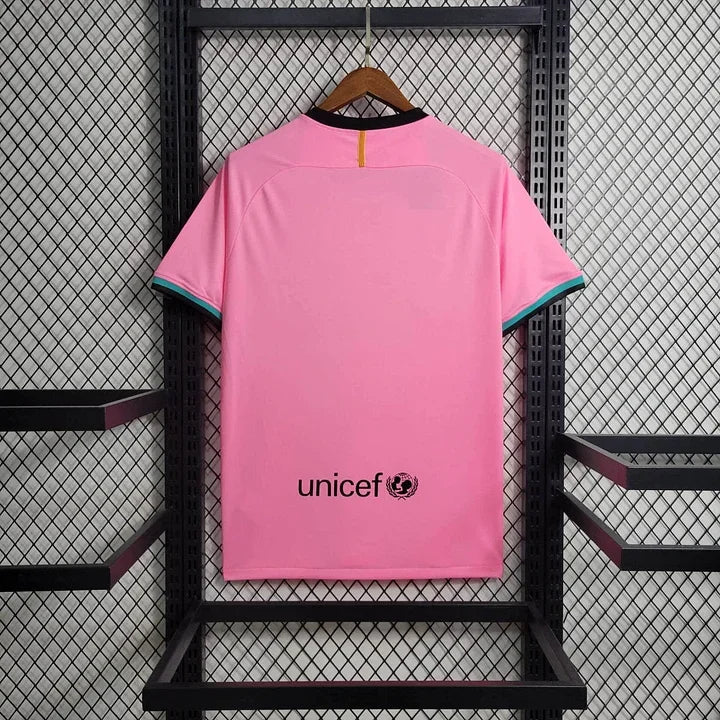 Maillot FC Barcelone 2020 2021 rose de la marque Le 12 -ème Maillot, vue de face avec logo et détails du design.