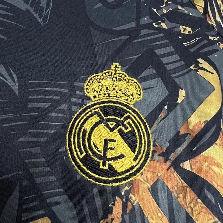 Maillot de football Real Madrid 2024-2025, marque Le 12 -ème Maillot, vue du front avec logo et design officiel.