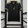 Maillot de football Mexique 25/26 Spécial black de la marque Le 12 -ème Maillot, vue de face avec détails du design noir