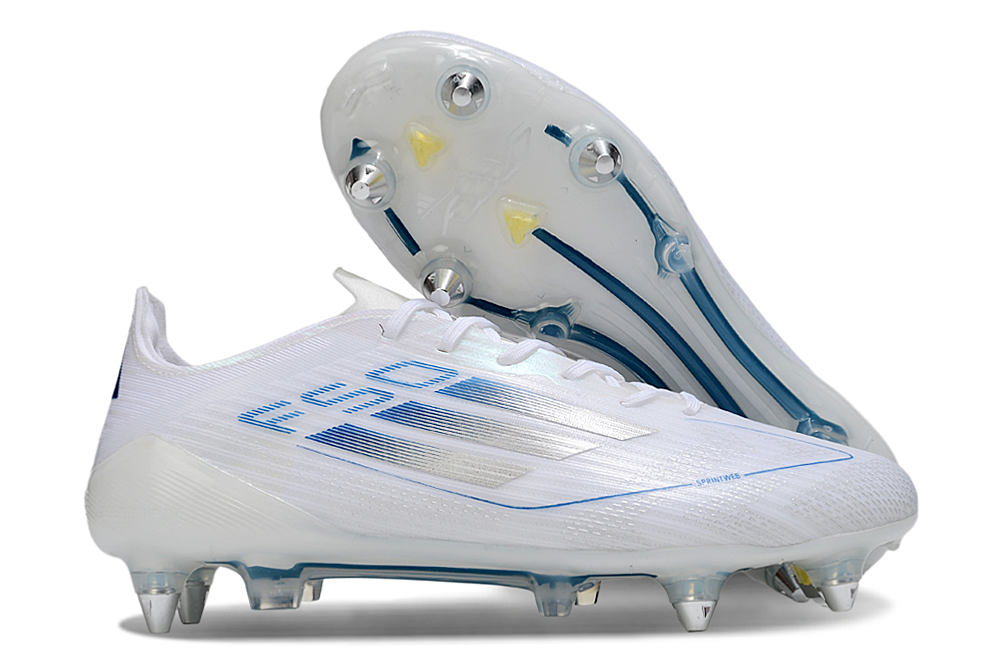 Crampons F50 de Le 12 -ème Maillot, fixation robuste pour chaussures d'extérieur, avec pointes en acier pour l'escalade et la randonnée.