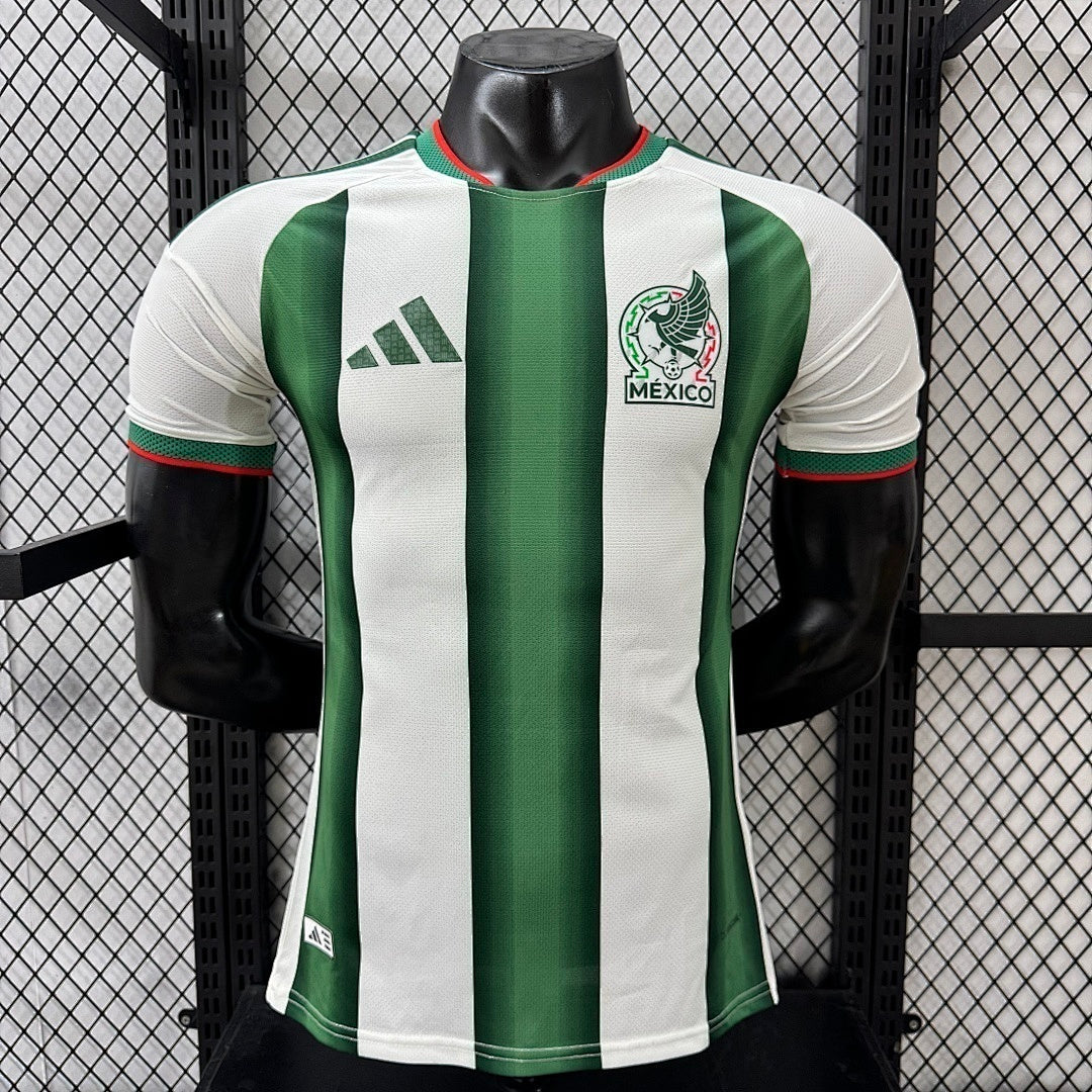 Maillot Mexique Concept 2026 de Le 12 -ème Maillot, vue frontale avec design moderne et couleurs nationales.