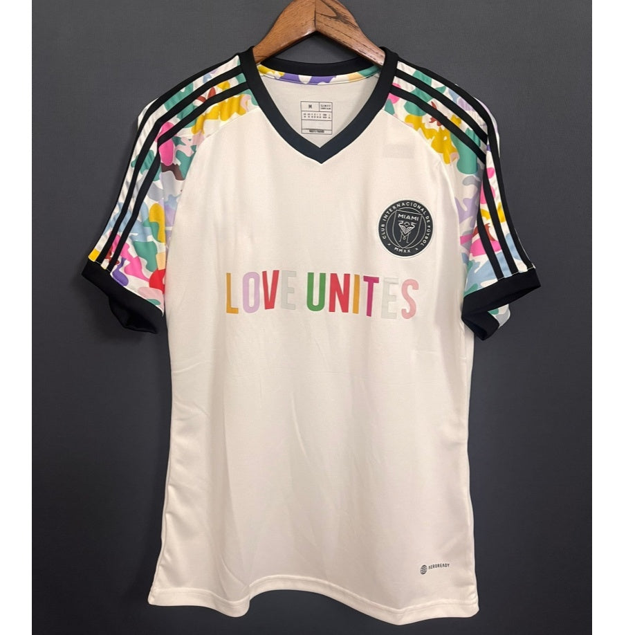 Maillot de football Inter Miami 25/26, modèle spécial I, de la marque Le 12 -ème Maillot, vue de face avec logo et détails du design