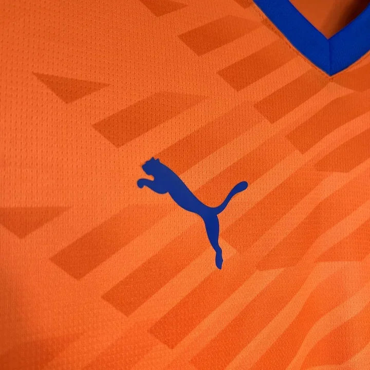 Maillot Olympique de Marseille 2024-2025 Third, Le 12 -ème Maillot, devant avec logo de l'équipe et détails du design.