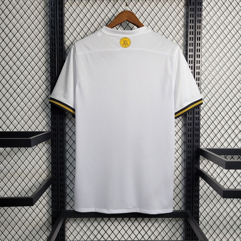 Maillot de football AIK Sonina 24/25, édition anniversaire 132 ans, par Le 12 -ème Maillot, vue de face avec détails du design