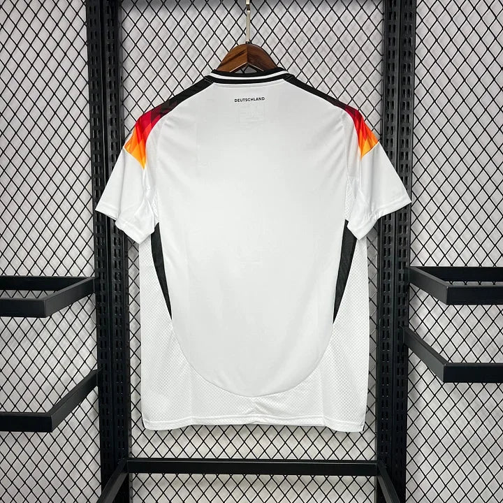 Maillot domicile Allemagne Le 12 -ème Maillot, maillot de football avec logo allemand, vue de face, détails du design du maillot.