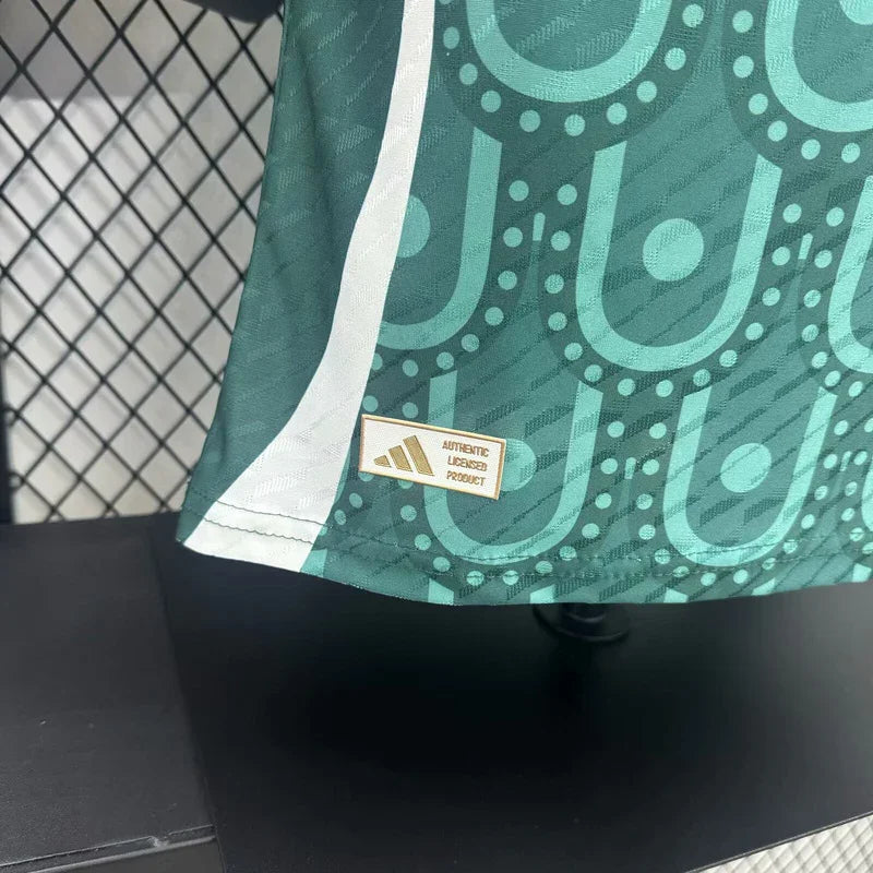 Maillot Mexique concept 2025 de Le 12 -ème Maillot, vue de face avec design coloré et logo du pays.