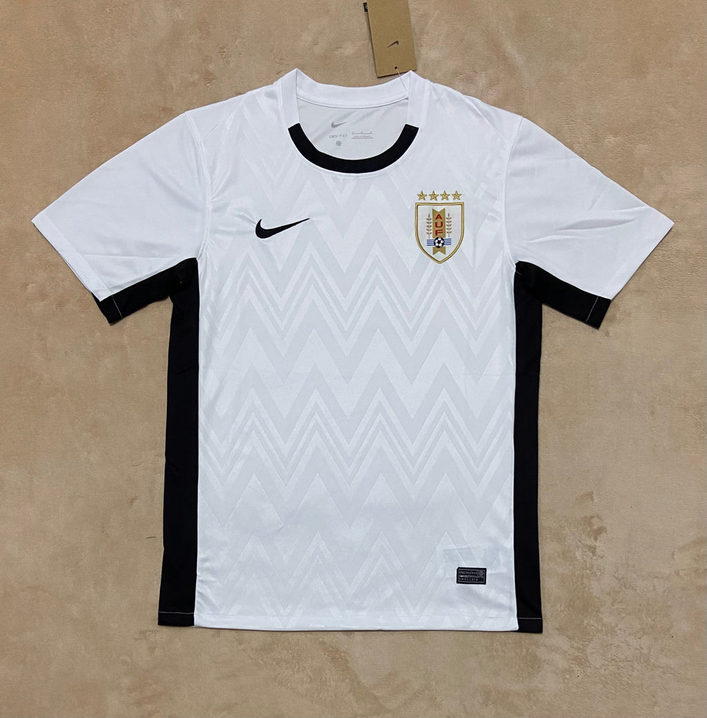 Maillot de football Uruguay 2025/26 Le 12 -ème Maillot, maillot de sport avec logo et design officiel en image.