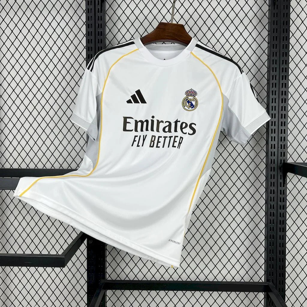 Maillot domicile du Real Madrid 2025-2026, maillot de football de la marque Le 12 -ème Maillot, vue de face avec logo et détails.