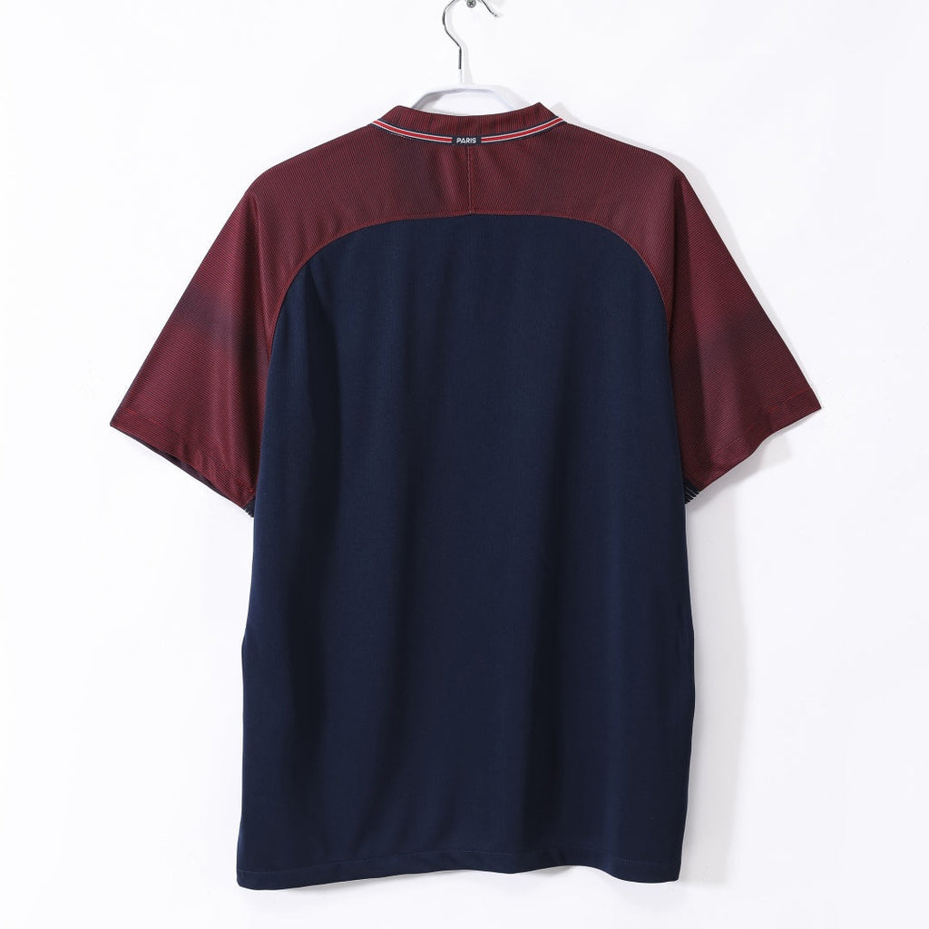 Maillot domicile rétro du PSG 2017-2018, marque Le 12-ème Maillot, avec logo et design traditionnel du club parisien.
