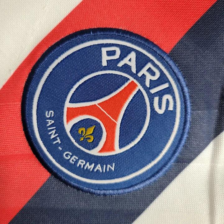 Maillot Paris Retro 2019-2020 Le 12-ème Maillot, maillot de football avec logo et design vintage visible sur fond blanc.