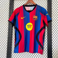 Maillot domicile 26/27 Barcelone Le 12 -ème Maillot, maillot de football avec logo et couleurs officielles.