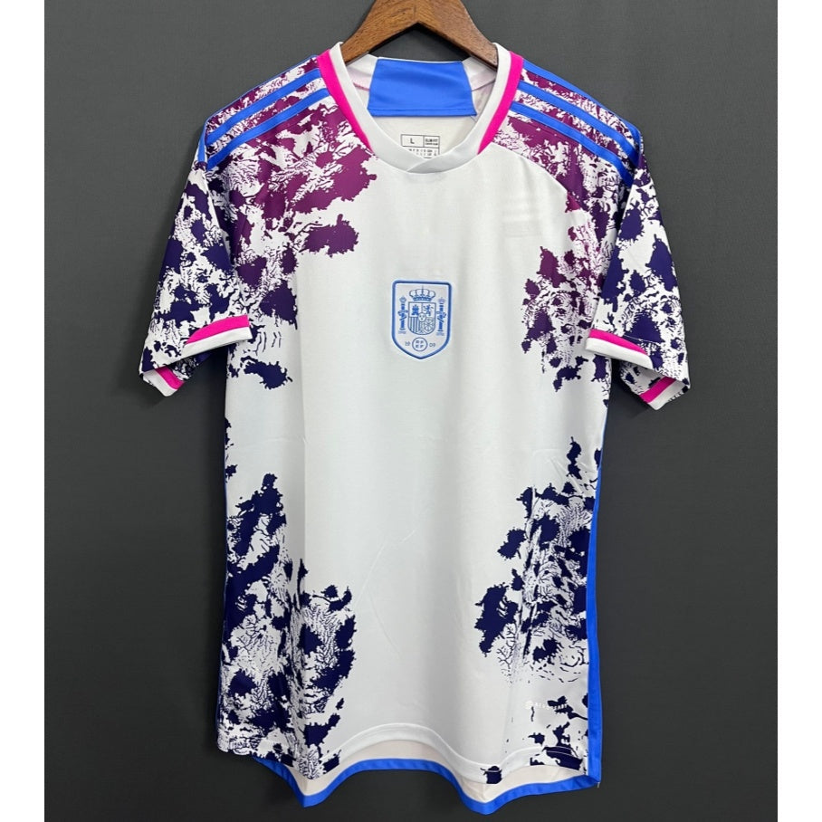Maillot 25/26 Espagne Le 12 -ème Maillot, maillot de football avec drapeau espagnol et logo officiel, vue de face.
