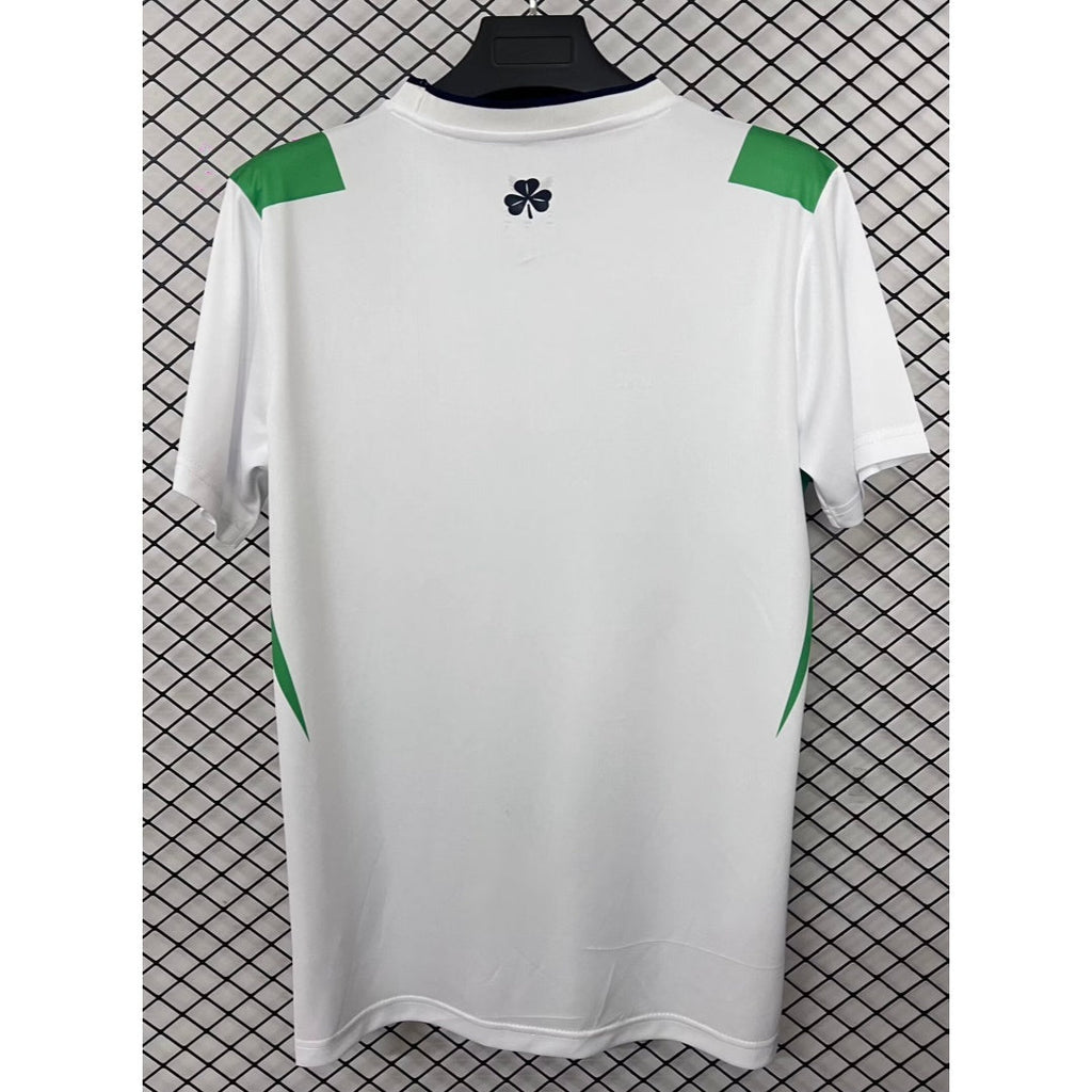 Maillot blanc pour enfants 25/26 Ireland de Le 12 -ème Maillot, vêtement de sport pour jeunes avec logo irlandais.