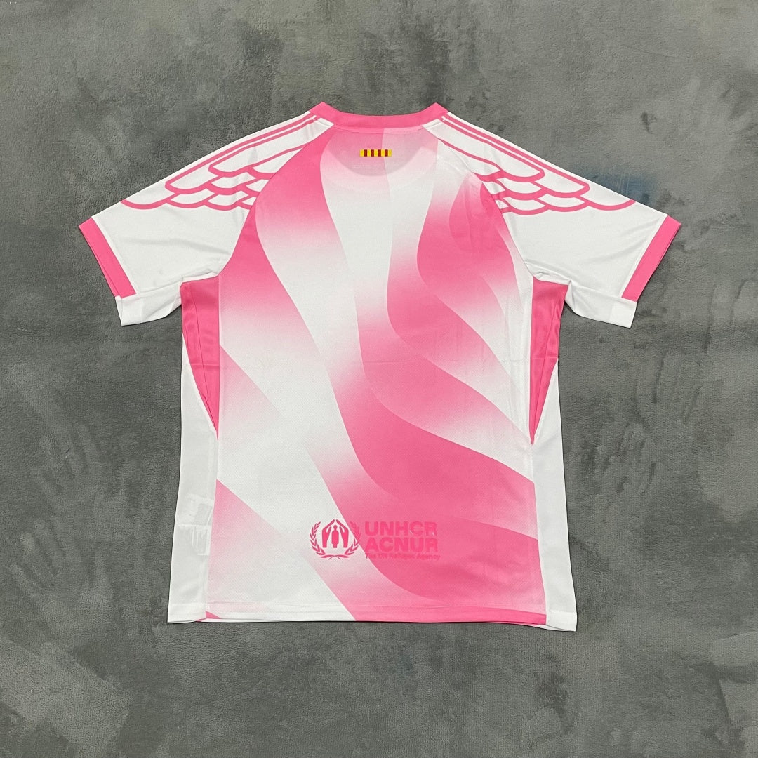 Maillot Barcelone Rose 25/26 Le 12 -ème Maillot, maillot de football rose avec logo et détails de l'équipe.