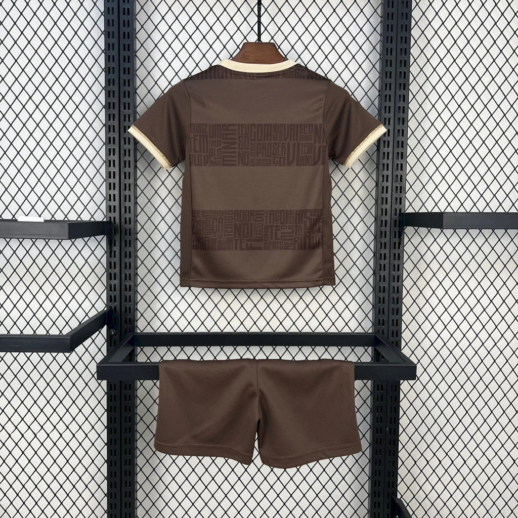 Maillot enfant Flamengo 2024-25 Le 12, maillot de football avec logo et couleurs officielles, vue de face.
