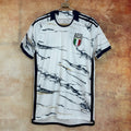 Maillot extérieur de football Italie 2022-2023 de la marque Le 12, vue de face avec logo et détails du design.