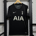 Maillot 25/26 Tottenham Le 12 -ème Maillot, maillot de football avec logo et couleurs de Tottenham, vue de face.