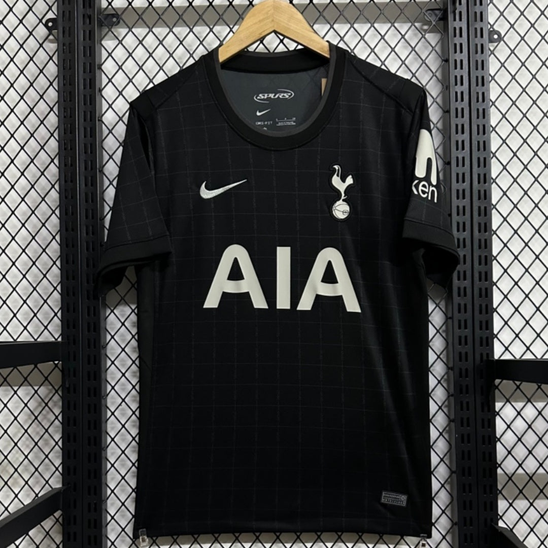 Maillot 25/26 Tottenham Le 12 -ème Maillot, maillot de football avec logo et couleurs de Tottenham, vue de face.