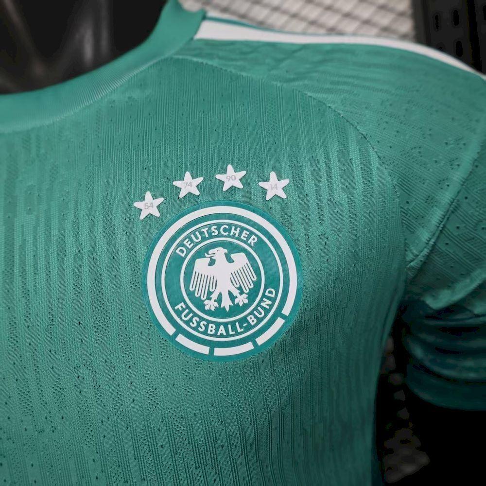 Maillot de gardien d'Allemagne pour la Coupe du Monde 2026, marque Le 12, coloris principal et logo visible.