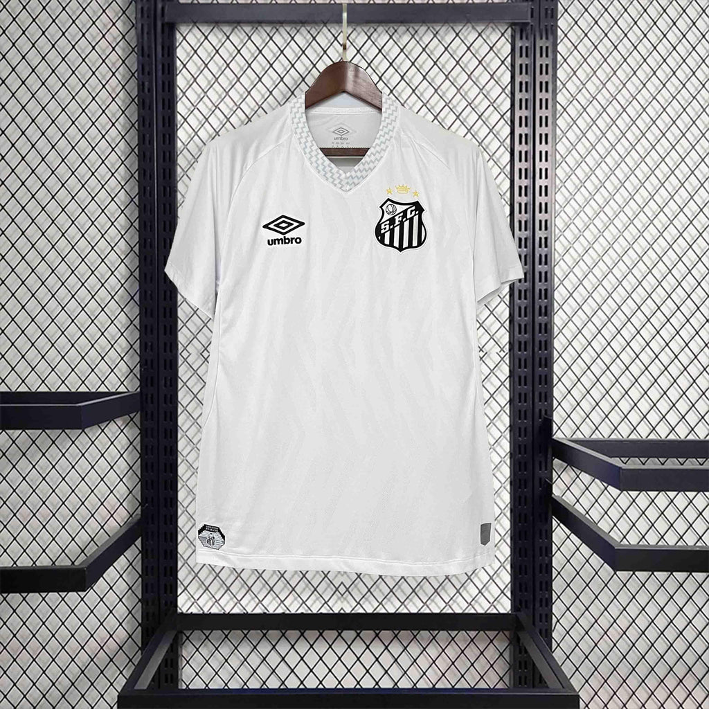 Maillot Santos 2025-26 de la marque Le 12 -ème Maillot, vue frontale avec logo et détails du design officiel.