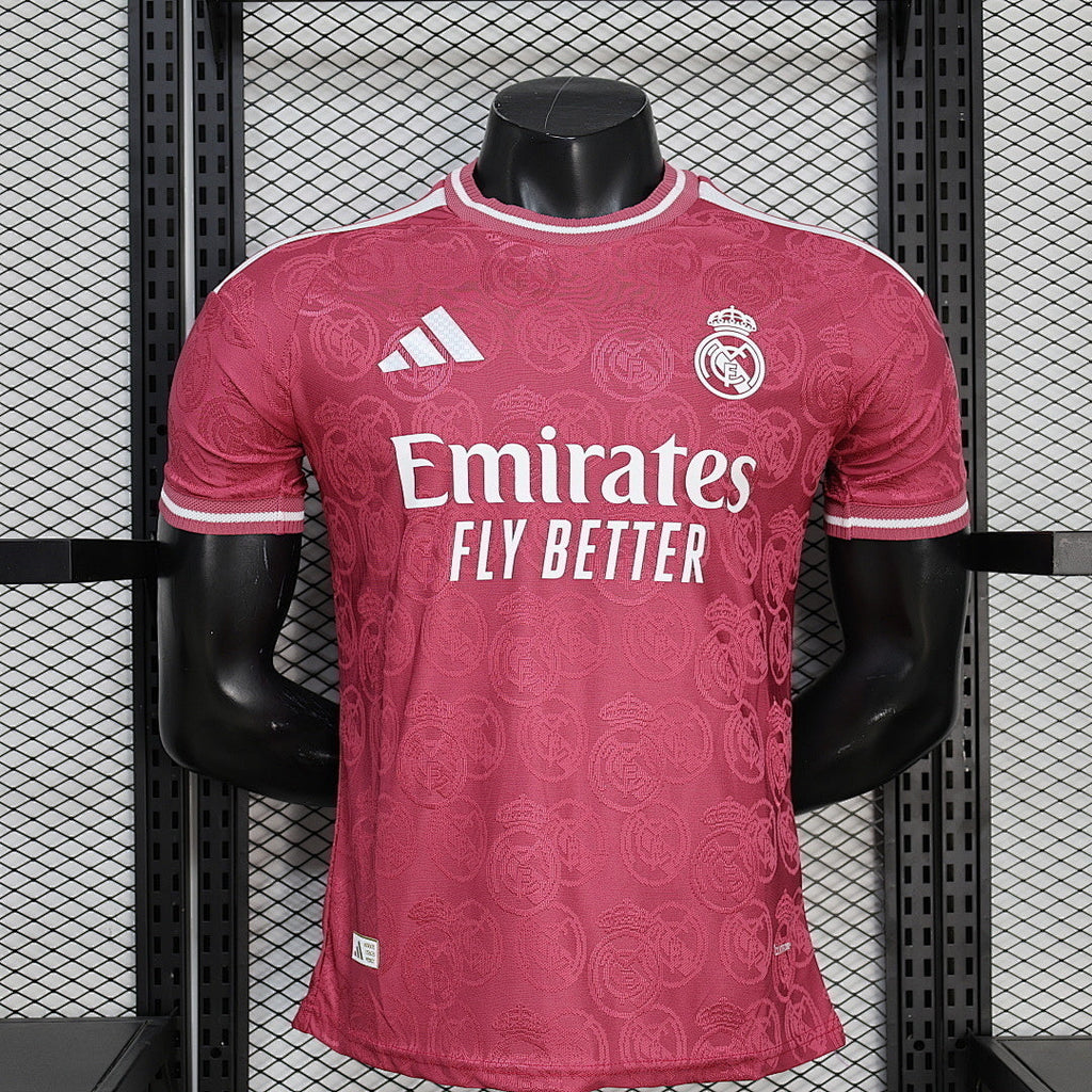Maillot Real Madrid Concept 2026-27 de Le 12 -ème Maillot, vue de face avec logo et design moderne, tissu blanc avec détails bleus