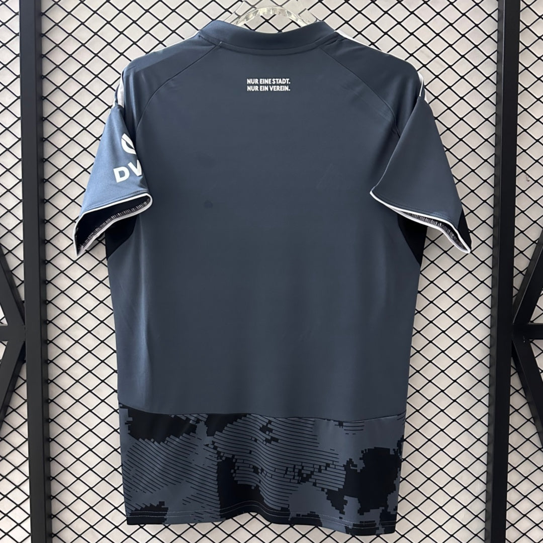 Maillot third pour enfant 25/26 d'Eintracht Francfort, marque Le 12 -ème Maillot, avec logo et design du club.