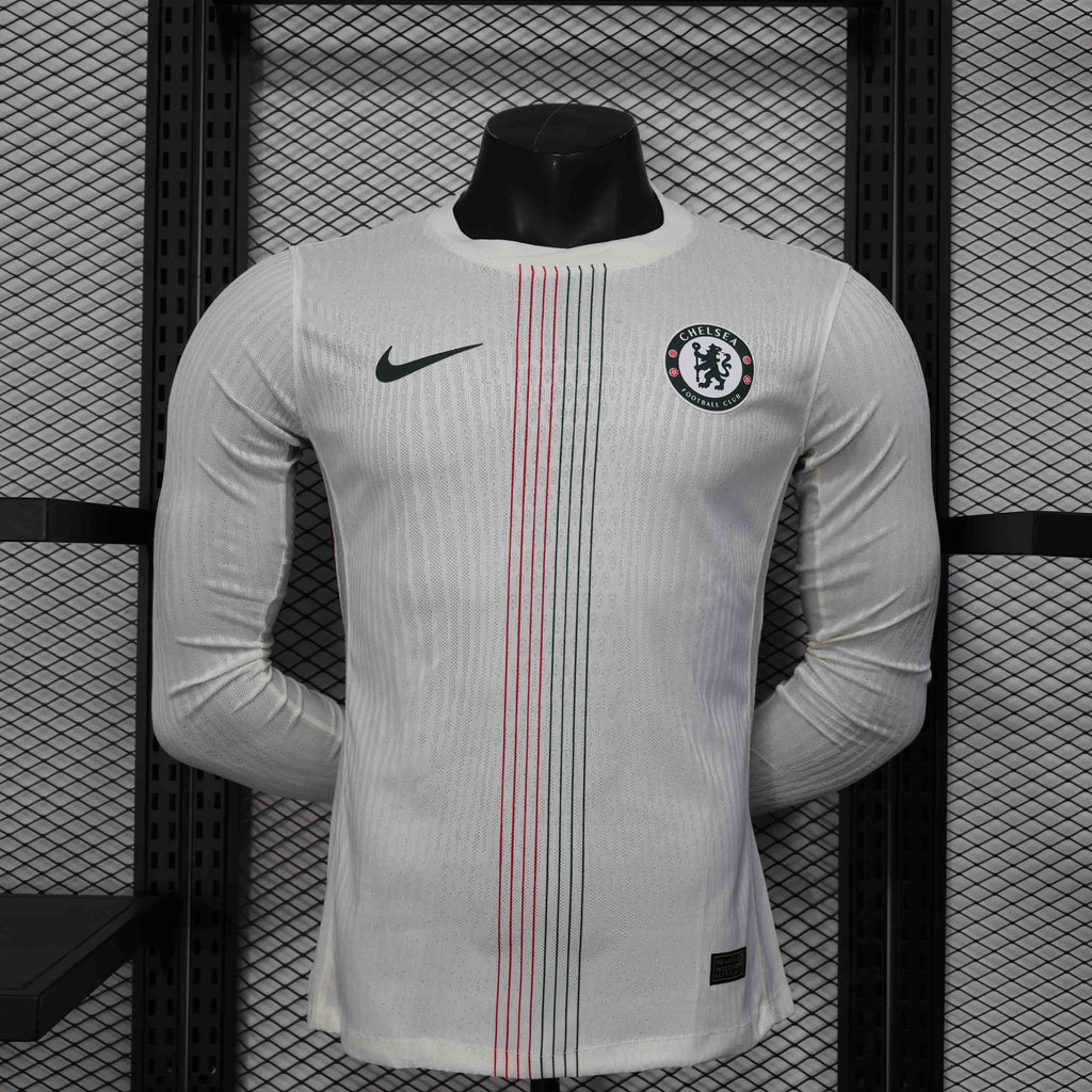 Maillot extérieur Chelsea 2025-26 à manches longues, marque Le 12 -ème, vue de face avec logo et détails du design.