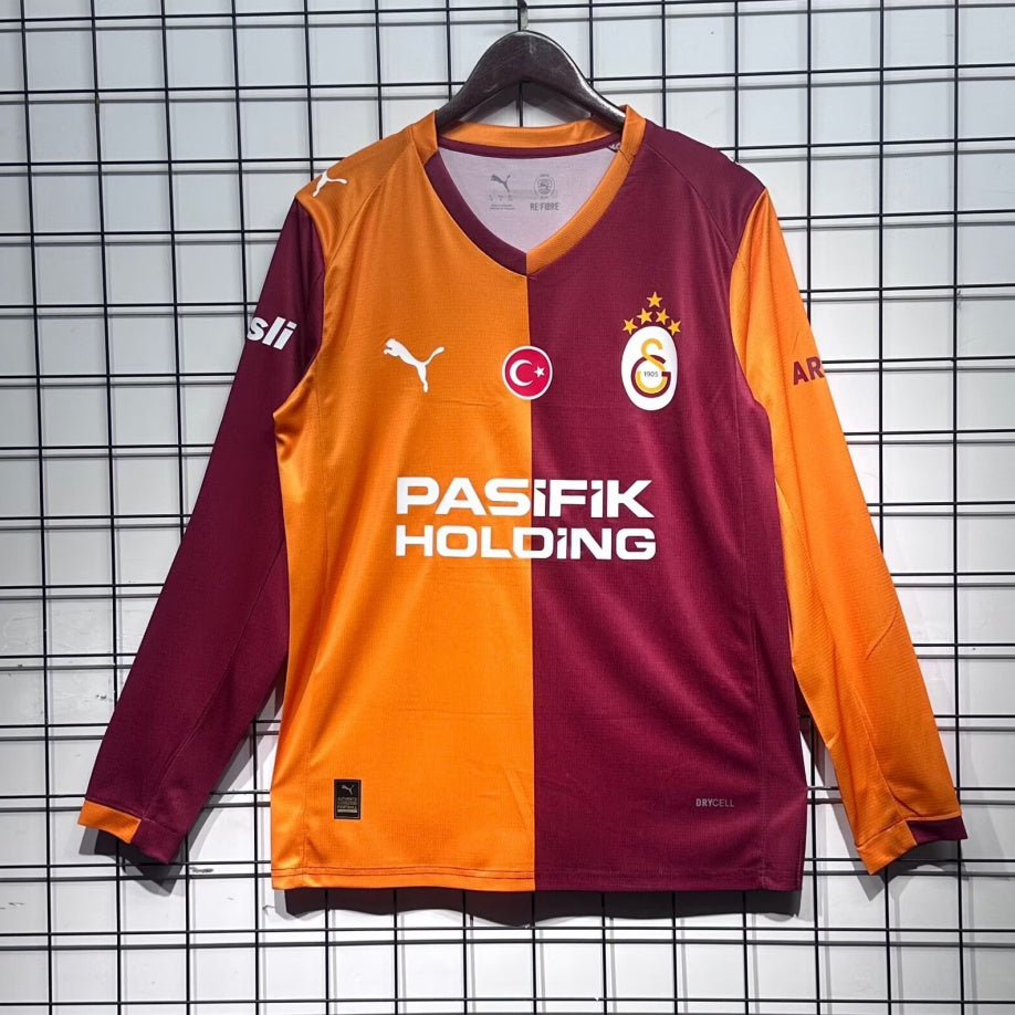 Maillot domicile Galatasaray 25/26 à manches longues, marque Le 12 -ème Maillot, vue de face avec logo et détails du maillot.
