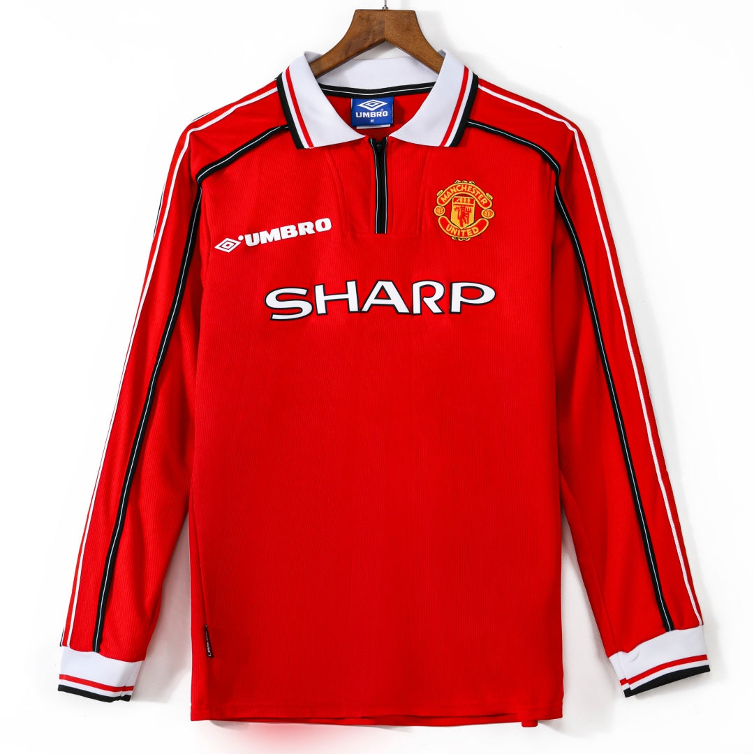 Maillot domicile rétro Manchester United 1998-1999 à manches longues, fabriqué par Le 12 -ème Maillot, vue du devant.