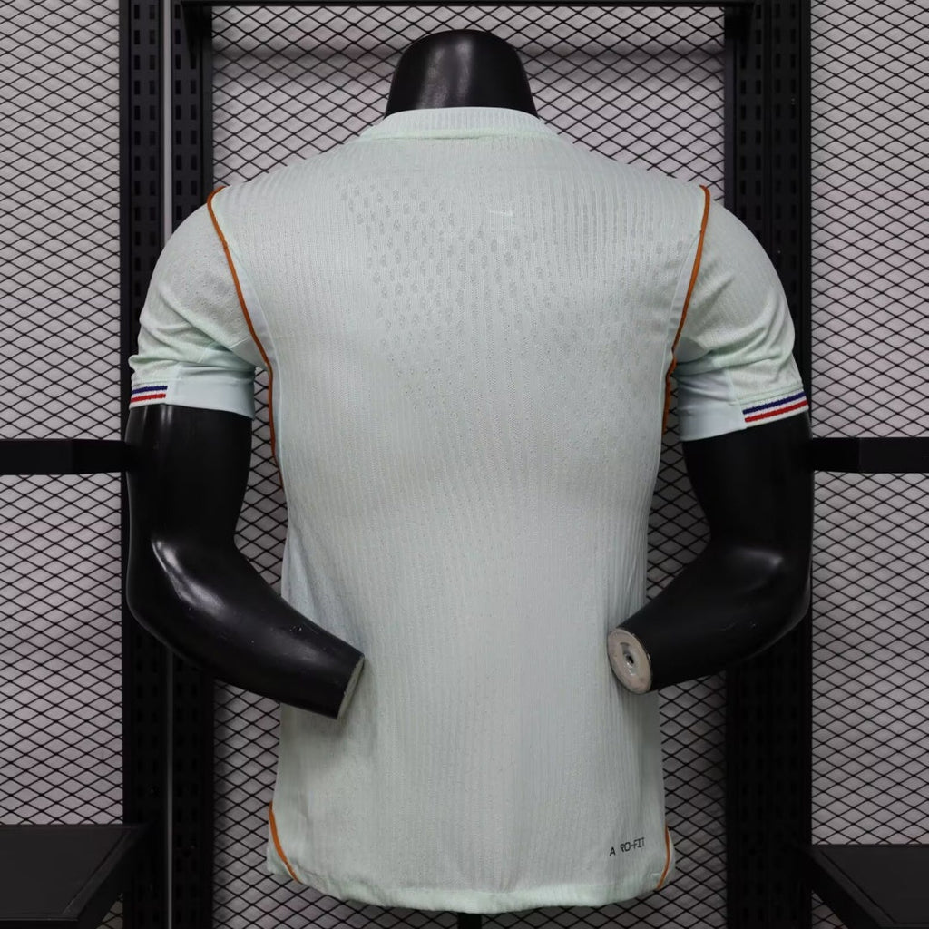 Maillot vert 25/26 France Le 12 -ème Maillot, spécial joueur, vue front avec logo et détails du maillot de football.