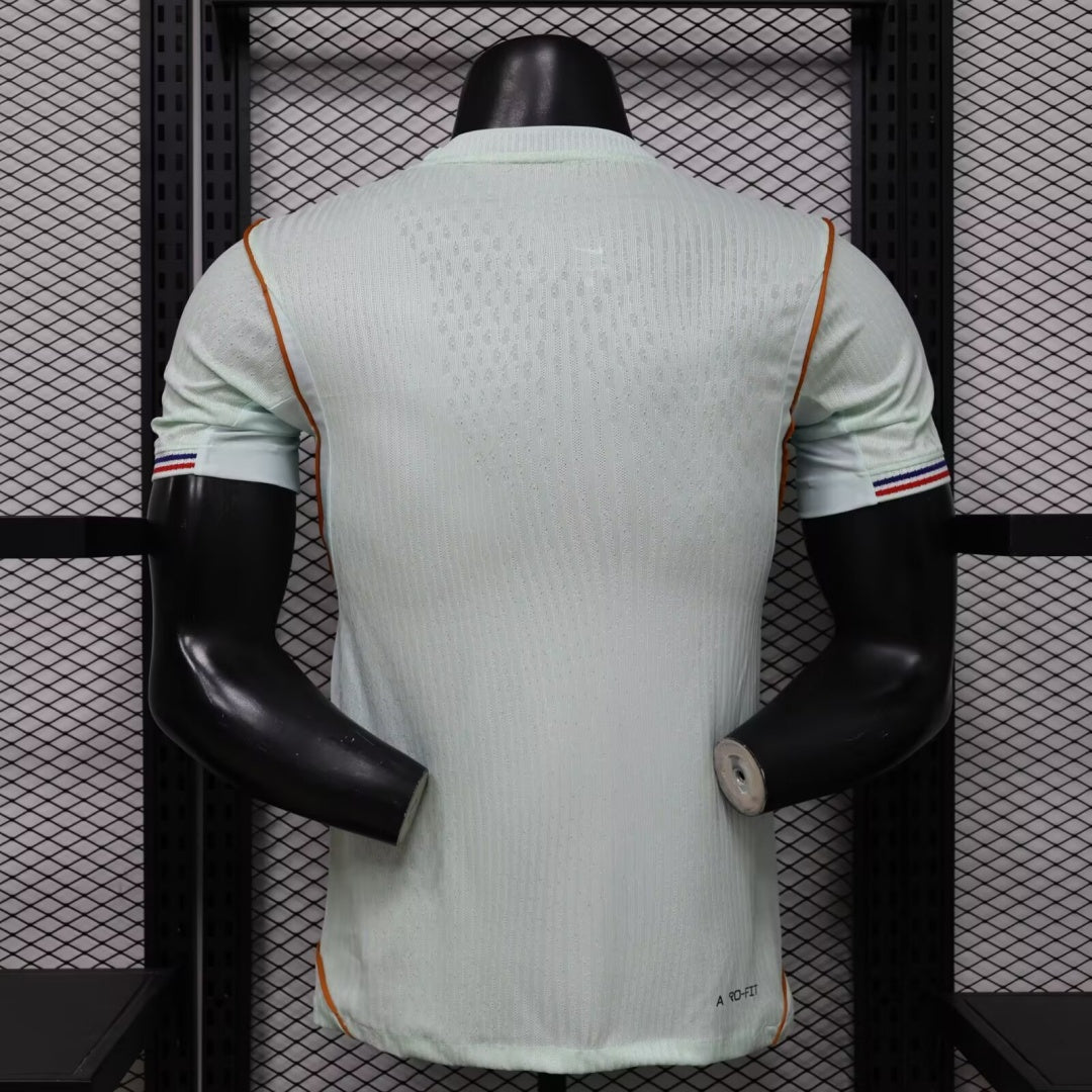 Maillot vert 25/26 France Le 12 -ème Maillot, spécial joueur, vue front avec logo et détails du maillot de football.