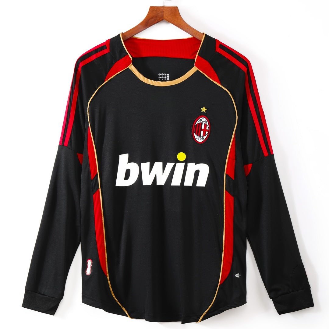 Maillot rétro AC Milan third manches longues 2006-2007, marque Le 12 -ème Maillot, en tissu bleu avec logo et détails rouges