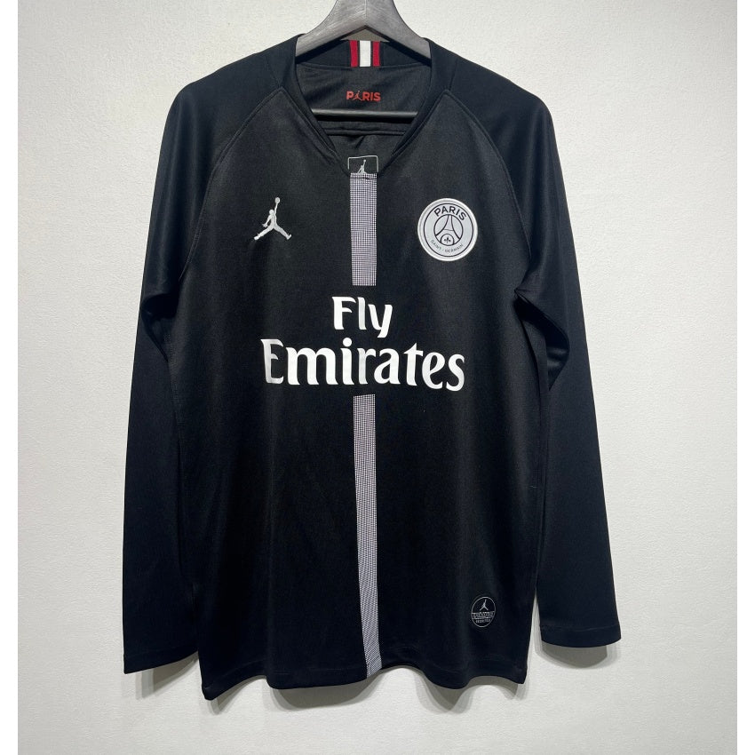 Maillot domicile rétro PSG 2018-2019 à manches longues, fabriqué par Le 12 -ème Maillot, vue de face.