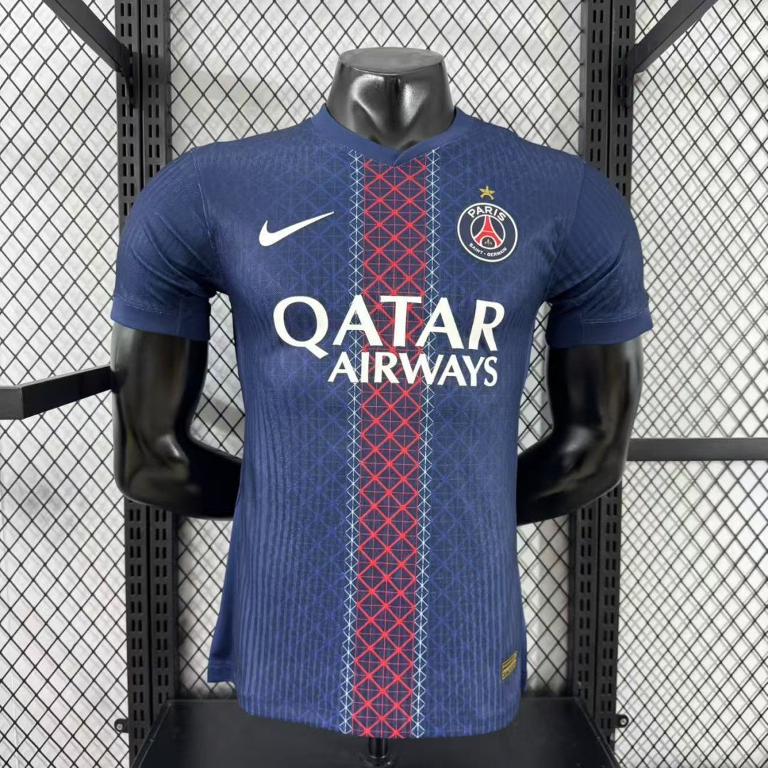 Maillot domicile PSG 25/26 Le 12 -ème Maillot, maillot de football avec logo du PSG et design officiel, vue de face.