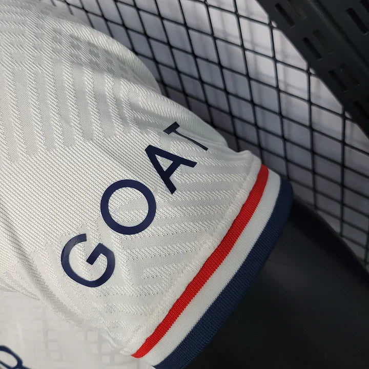 Maillot Paris 2023 2024 Concept de la marque Le 12 -ème Maillot, vue de face avec design moderne et logo visible.