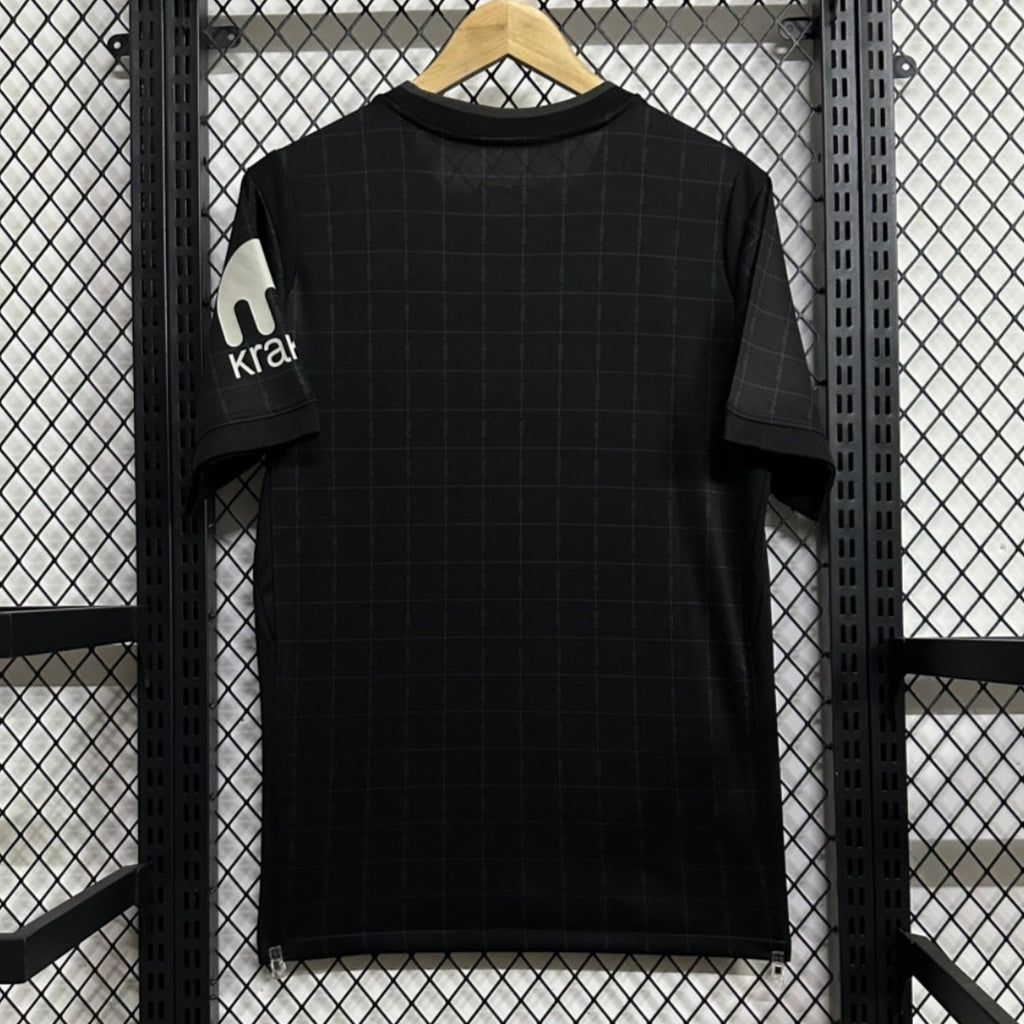 Maillot de football Tottenham 25/26 ans, marque Le 12-ème Maillot, vue de face avec logo et détails du maillot.