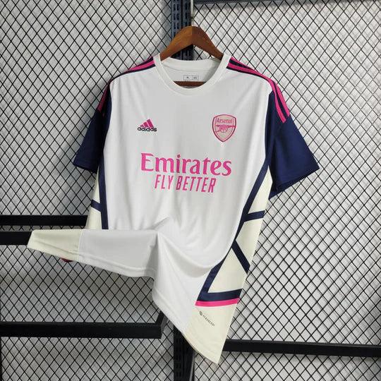 Maillot d'entraînement Arsenal 2023-2024 Le 12-ème Maillot, maillot de sport avec logo Arsenal visible.