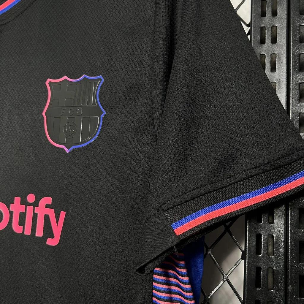 Maillot de football FC Barcelone 2024-2025 Le 12, maillot officiel avec logo du club et design moderne, vue de face.