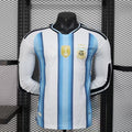 Maillot domicile Argentine 25/26 à manches longues, marque Le 12 -ème Maillot, en bleu avec logo national et détails blancs.