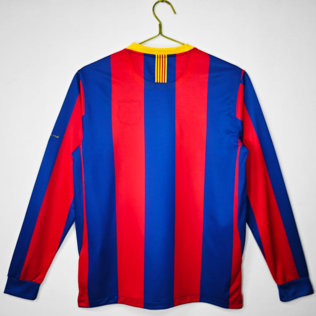 Maillot domicile rétro du FC Barcelone 2010-2011 à manches longues, marque Le 12 -ème Maillot, vue de face sur fond blanc.