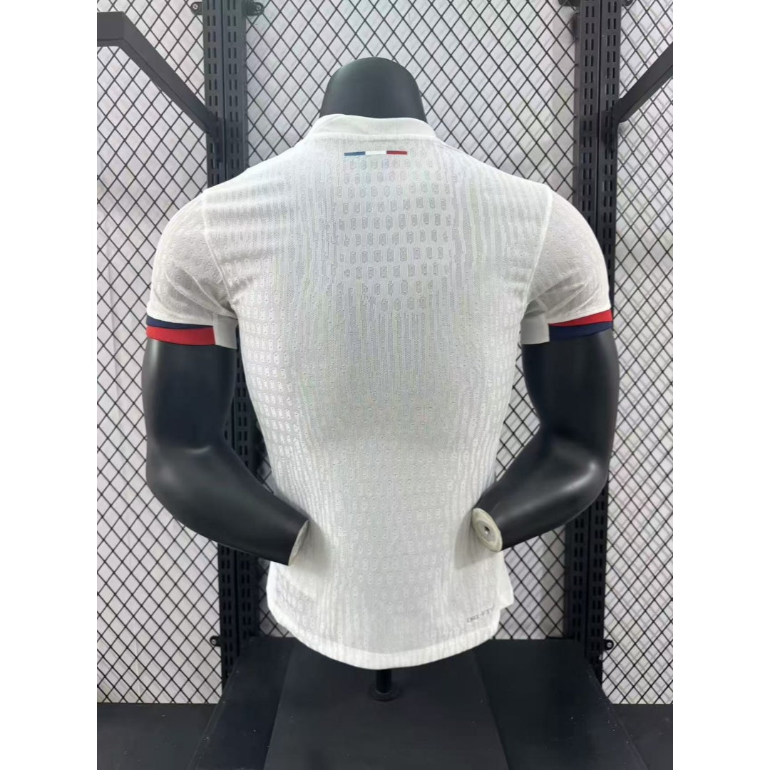 Maillot extérieur PSG 24/25 Le 12-ème Maillot, maillot de football avec logo du PSG et détails de l'équipe.