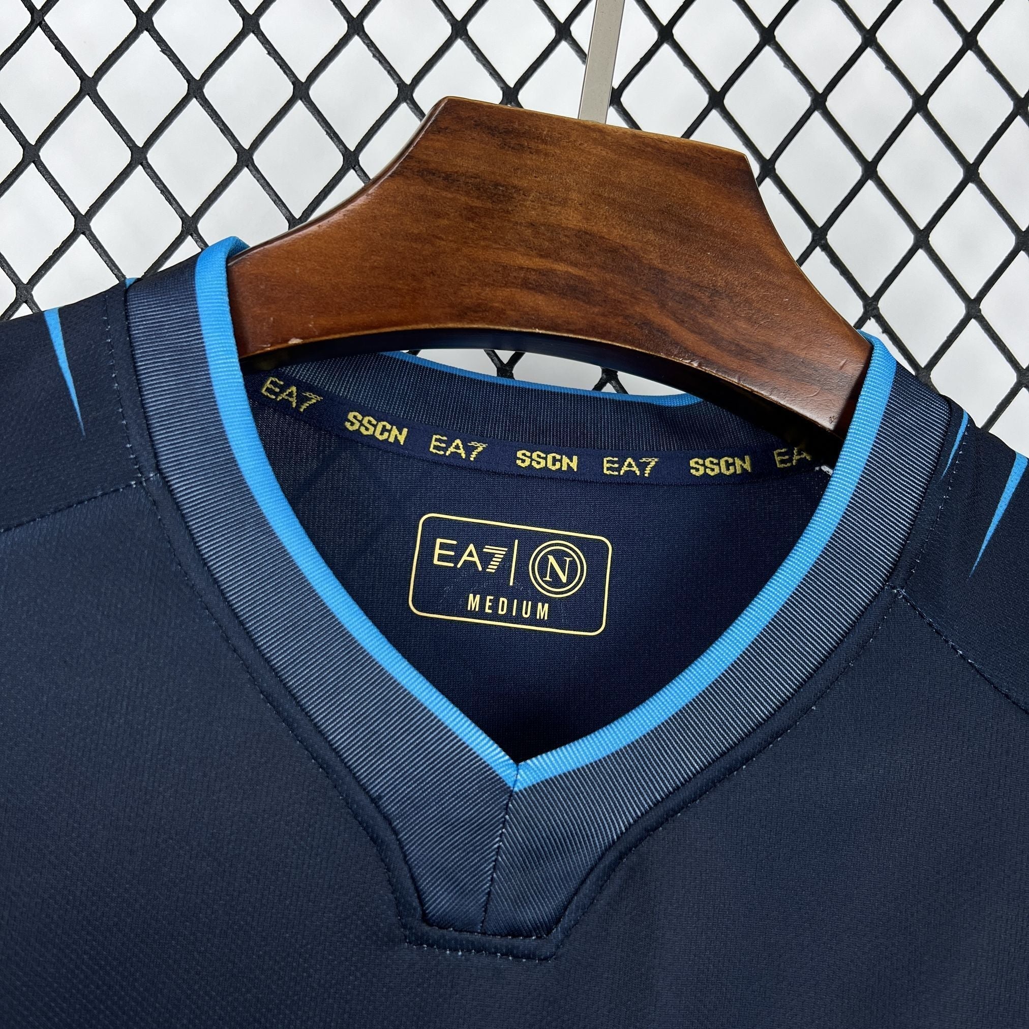 Maillot Naples 2026-27 Le 12 -ème Maillot, maillot de football avec logo et design officiel, vue de face.