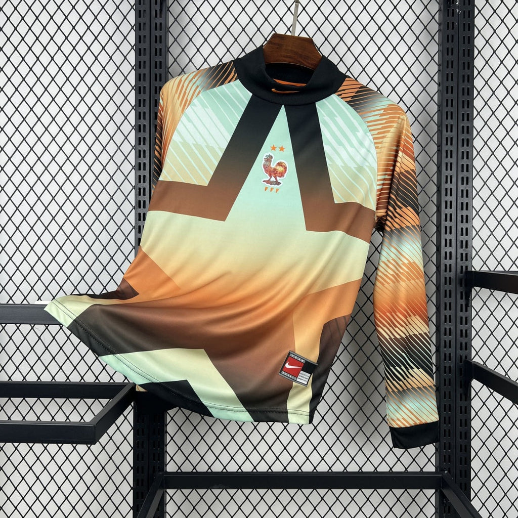 Maillot de gardien de but France 25/26 à manches longues, marque Le 12 -ème Maillot, en tissu bleu avec logo et détails blancs.