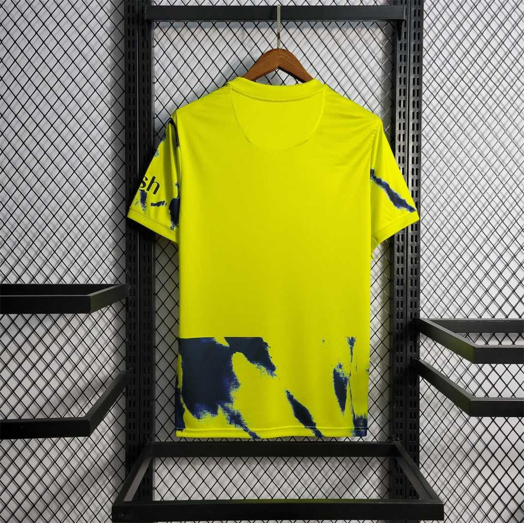 Maillot extérieur Leeds United 2022-23 de la marque Le 12 -ème Maillot, vue de face avec logo et couleurs officielles.