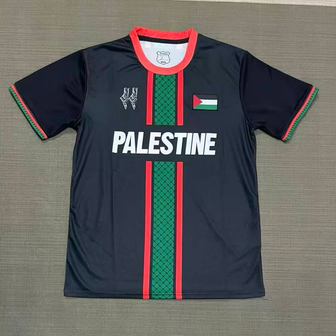 Maillot de football noir FC 25/26 Le 12 -ème Maillot, tissu respirant et logo visible, conçu pour les fans et joueurs.
