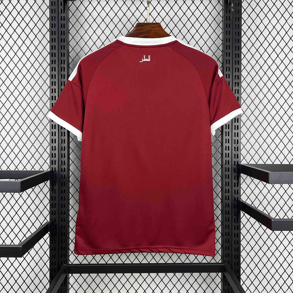 Maillot Qatar Coupe du Monde 2026 Le 12 -ème Maillot, maillot de football avec logo officiel et design moderne.